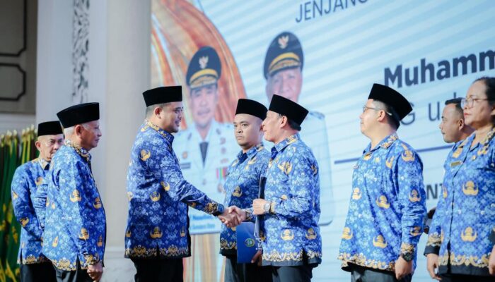 Gubsu Bobby Nasution Lantik 248 Kepala Sekolah, Tegaskan Larangan Pungli