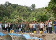 Bupati Taput Turun Langsung ke Purbatua, Pastikan Jembatan Pascabencana Segera Pulih