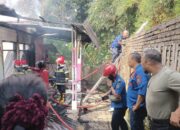 Korsleting Diduga Jadi Pemicu, Rumah Pensiunan TNI di Siantar Barat Ludes Terbakar