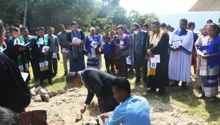 Pemkab Taput Gandeng Gereja dan Masyarakat Bangun Wisata Pulau Sibandang, Wabup Hadiri Peletakan Batu Pertama Gereja HKI Anugerah