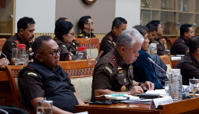 Kajati Sumut Hadiri Raker Kejaksaan RI dengan Komisi III DPR, Bahas Evaluasi Kinerja 2025