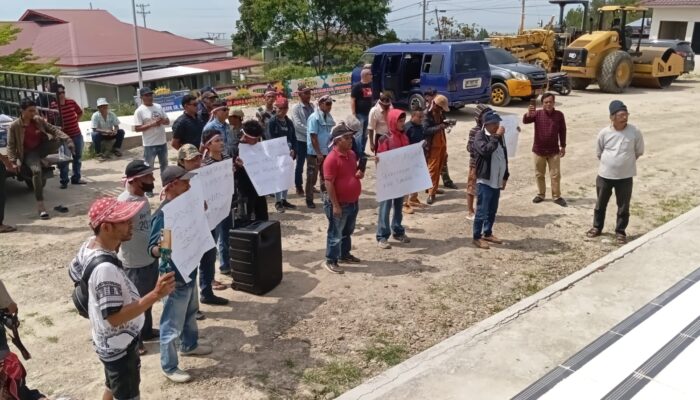 Kasus Bansos PENA Memanas, Massa Aksi Desak Kejari Usut Dugaan Keterlibatan Bupati Samosir