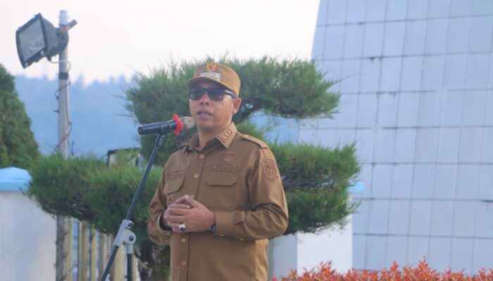 Bupati Taput Tegaskan Disiplin ASN dan Percepatan Program Prioritas, Kebersihan Lingkungan Jadi Perhatian Serius