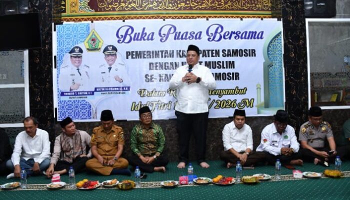 Bupati Vandiko dan Wabup Ariston Buka Puasa Bersama Umat Muslim Samosir