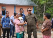 Bupati Taput Tinjau Huntara Sibalanga dan Persiapan Huntap di Adian Koting