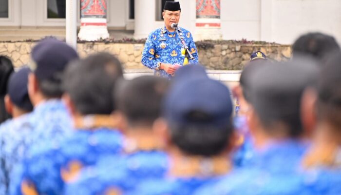 Bupati Humbahas Sentil Disiplin ASN Saat Upacara HKN di Bukit Inspirasi