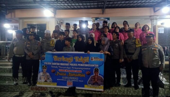 Polsek Siantar Marihat Berbagi Takjil dan Bukber dengan Anak Yatim di Masjid Nurul Huda