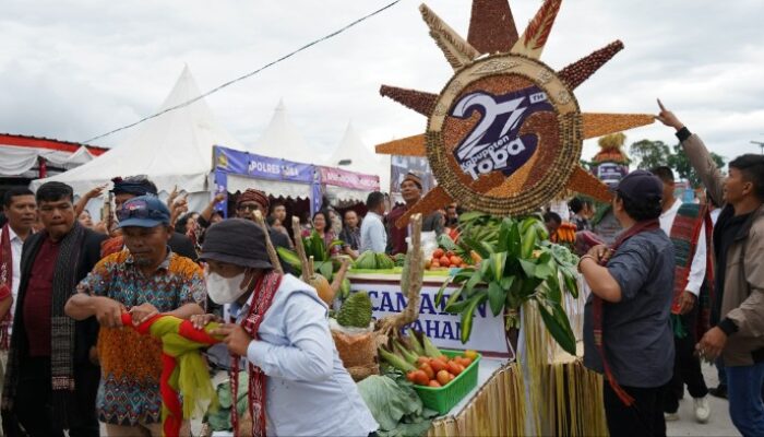 Defile Spektakuler Warnai Puncak HUT Toba ke-27, Potensi Daerah Jadi Sorotan