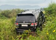 Jalan Licin Saat Gerimis, Fortuner Tergelincir Tabrak Honda Beat di Balige, Satu Tewas