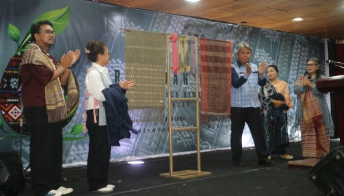 “Jabu Bonang 6 Tahun: Dari Ulos Tradisional Menuju Kemandirian Perempuan dan Ekonomi Kreatif Taput”