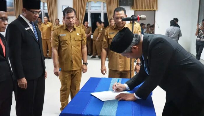 17 Pejabat Administrator Dilantik, Pemkab Tapanuli Utara Pacu Reformasi Birokrasi dan Pelayanan Publik