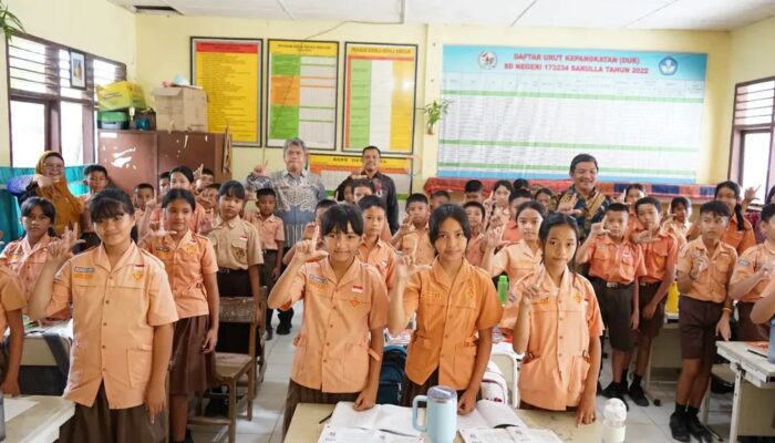 Wabup Taput Tinjau MPLS di Sarulla, Ingatkan Siswa Bijak Gunakan Teknologi dan Perkuat Karakter