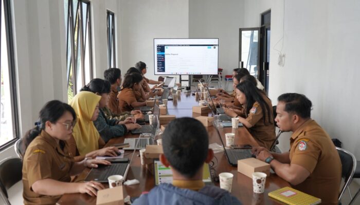 Tingkatkan Keterbukaan Informasi, Kominfo Toba Latih Pengelola Website OPD