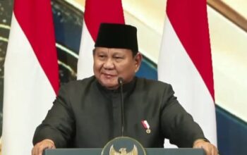 Setiap Presiden Prabowo Pidato, Netizen Heboh: “Kenapa Masih Dikasih Mic?”