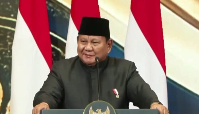 Setiap Presiden Prabowo Pidato, Netizen Heboh: “Kenapa Masih Dikasih Mic?”