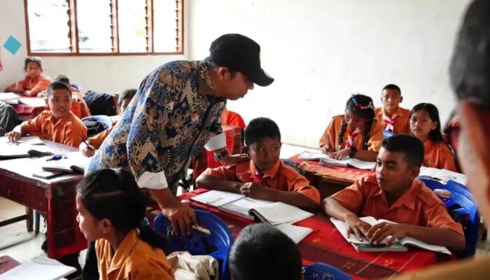 Bupati Taput Suntik Semangat Pelajar SMPN 3 Lobusiregar