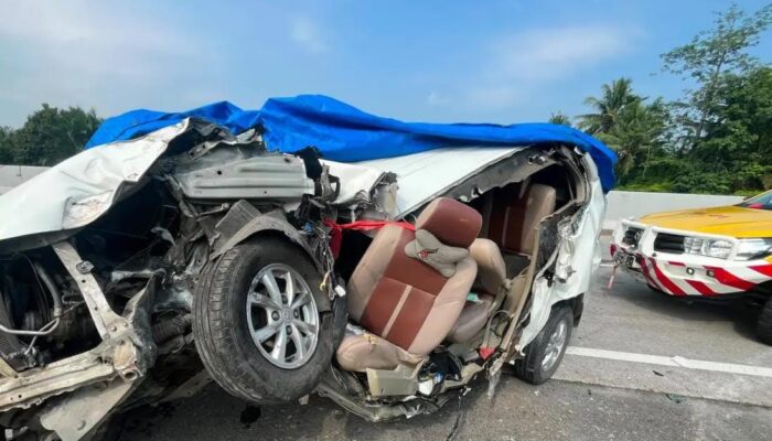 Avanza Hantam Belakang Truk Fuso di Tol Medan–Tebing Tinggi, 1 Tewas, 7 Terluka