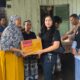 Bhabinkamtibmas Polsek Siantar Martoba Dampingi Bankom Raya Bantu Korban Longsor