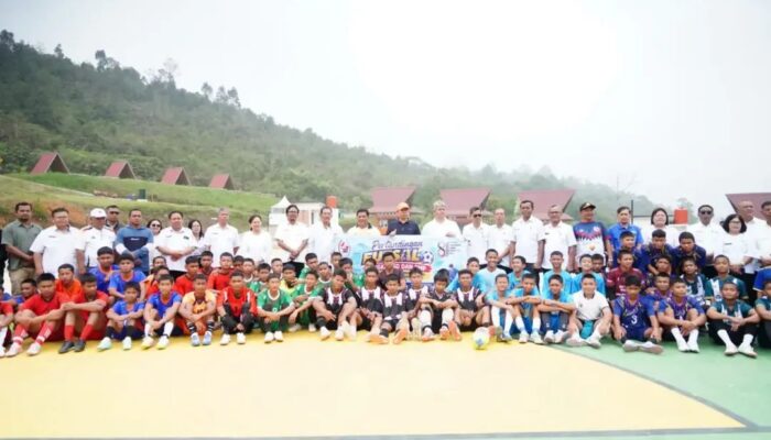 Bupati Jonius Buka Futsal SMP se-Taput, Tekankan Sportivitas dan Persahabatan