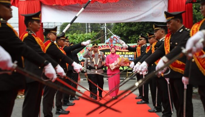 Pedang Pora dan Iring-iringan BSA Warnai Lepas Sambut Kapolres Pematangsiantar