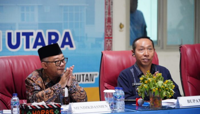 Bupati Taput dan Mendikdasmen Perkuat Mutu Pendidikan, Ratusan Guru Sampaikan Aspirasi